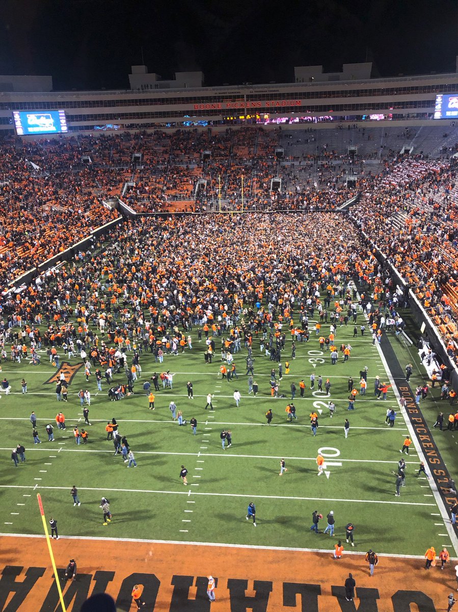 baoktiger's tweet photo. @OSUMBB wins by 1 Friday Night in OT 

@CowboyFB overcomes the #disasterous 3rd quarter to close out #Bedlam,  

@Gopokesvoice &amp; @holcombOKBLITZ earned their bank last 48 hours!

@CoachJimKnowles #CoachCool becomes a legend!

I’m exhausted but heading to GIA fir @CowboyWrestling https://t.co/n1K7LZht6z