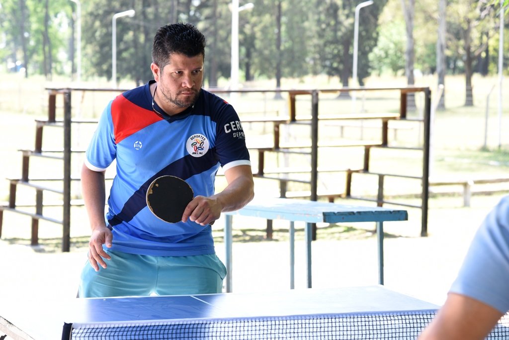 DeportesPBA's tweet photo. #DeporteSocial | 🤼 En #JoséCPaz, el equipo de @DeportesGBA con el Director de Deporte Social @MarcosCianni y la Directora de Deporte Social y Clubes de Barrio Mariana Degregorio, estuvo presente en las jornadas deportivas, culturales y recreativas "Jugando por la Provincia" 🏐 https://t.co/5e2r73xcpW