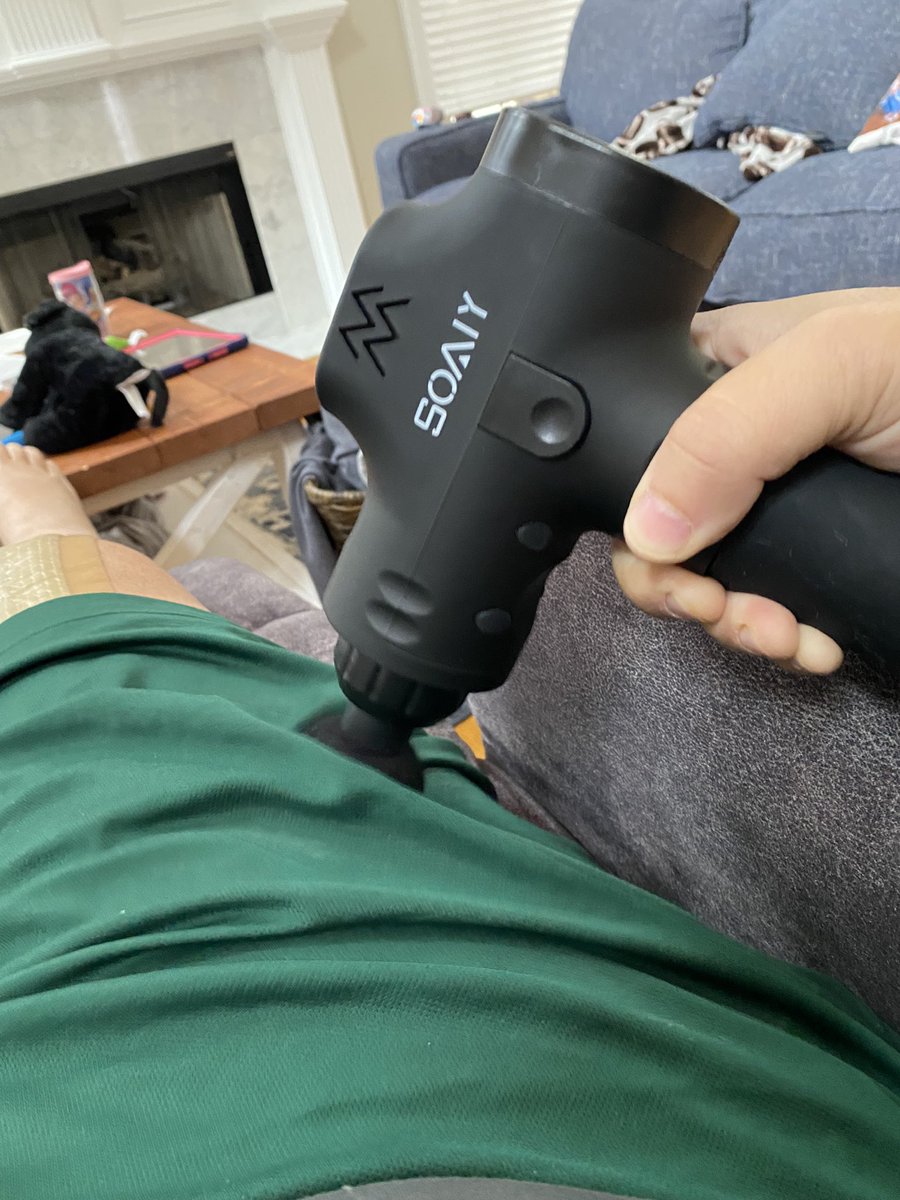 CoachDAndraia's tweet photo. How can something hurt so much and feel so good at the same time? #newknee #itbandproblems https://t.co/YrSo1tn55o