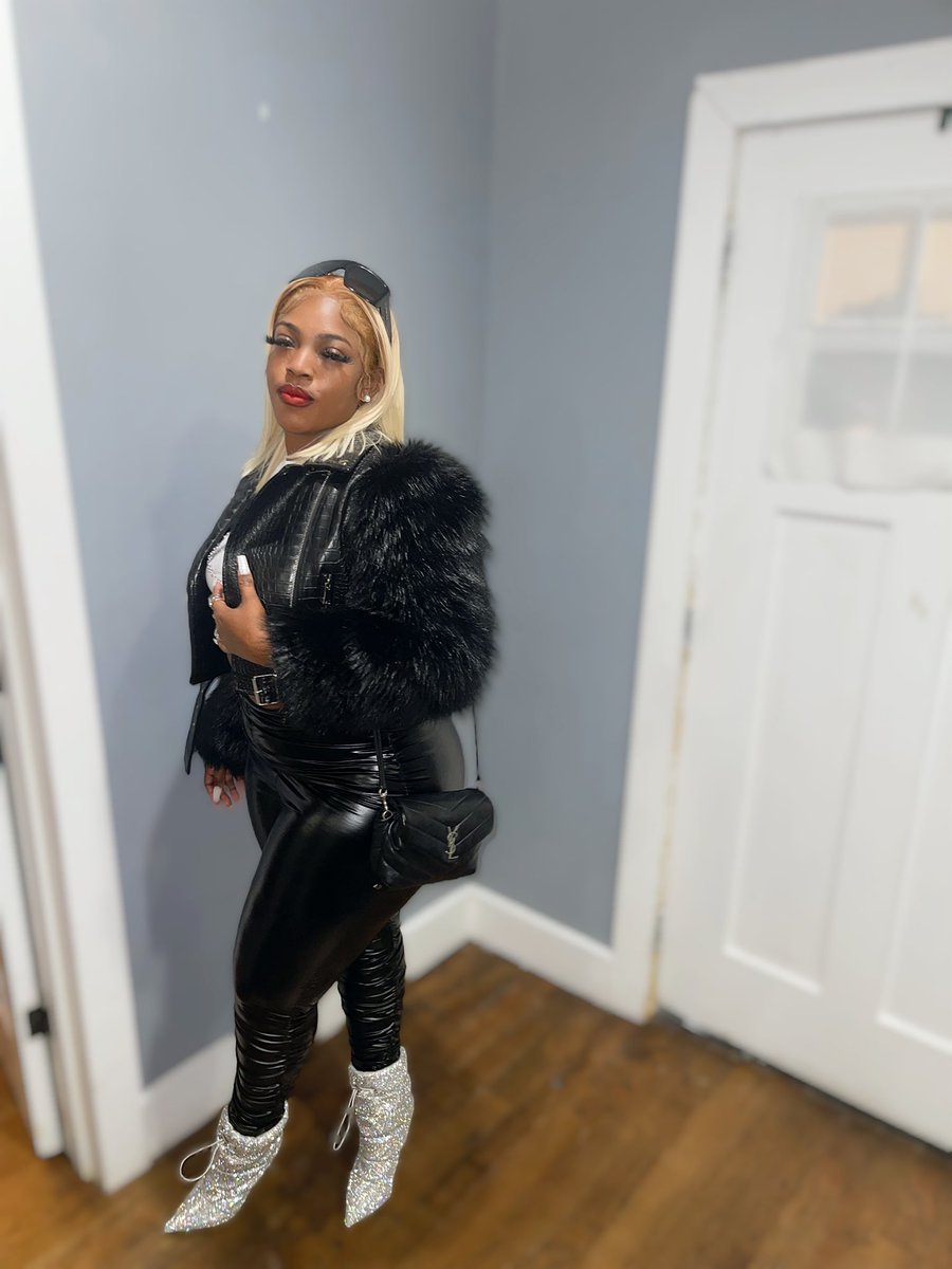 hairbyllese's tweet photo. I been winning a long time, I know they sick of me #twentyfineeee๐ https://t.co/36jKOG16am