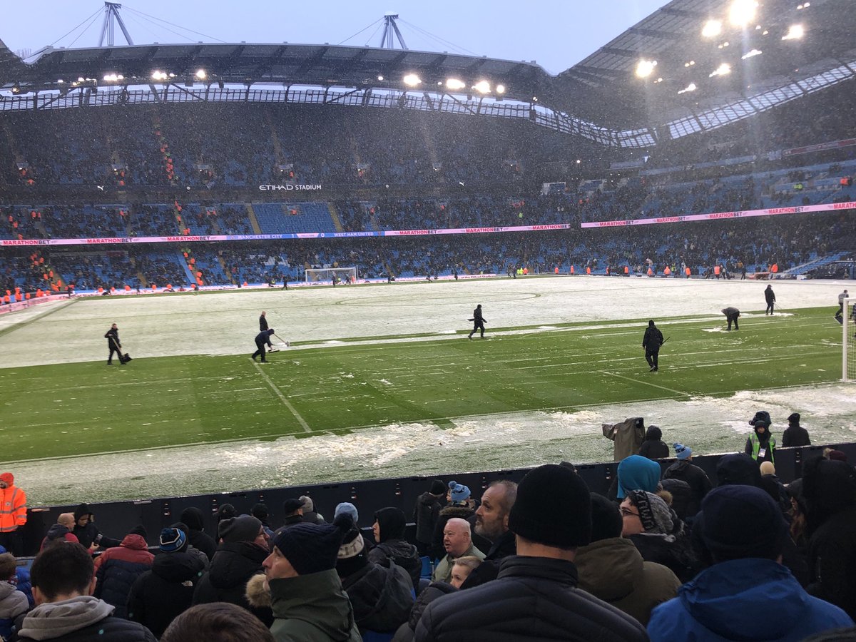 Matthew09412731's tweet photo. Everywhere I go snow is always falling !! #MCFC!! https://t.co/gXOh9SJJxC