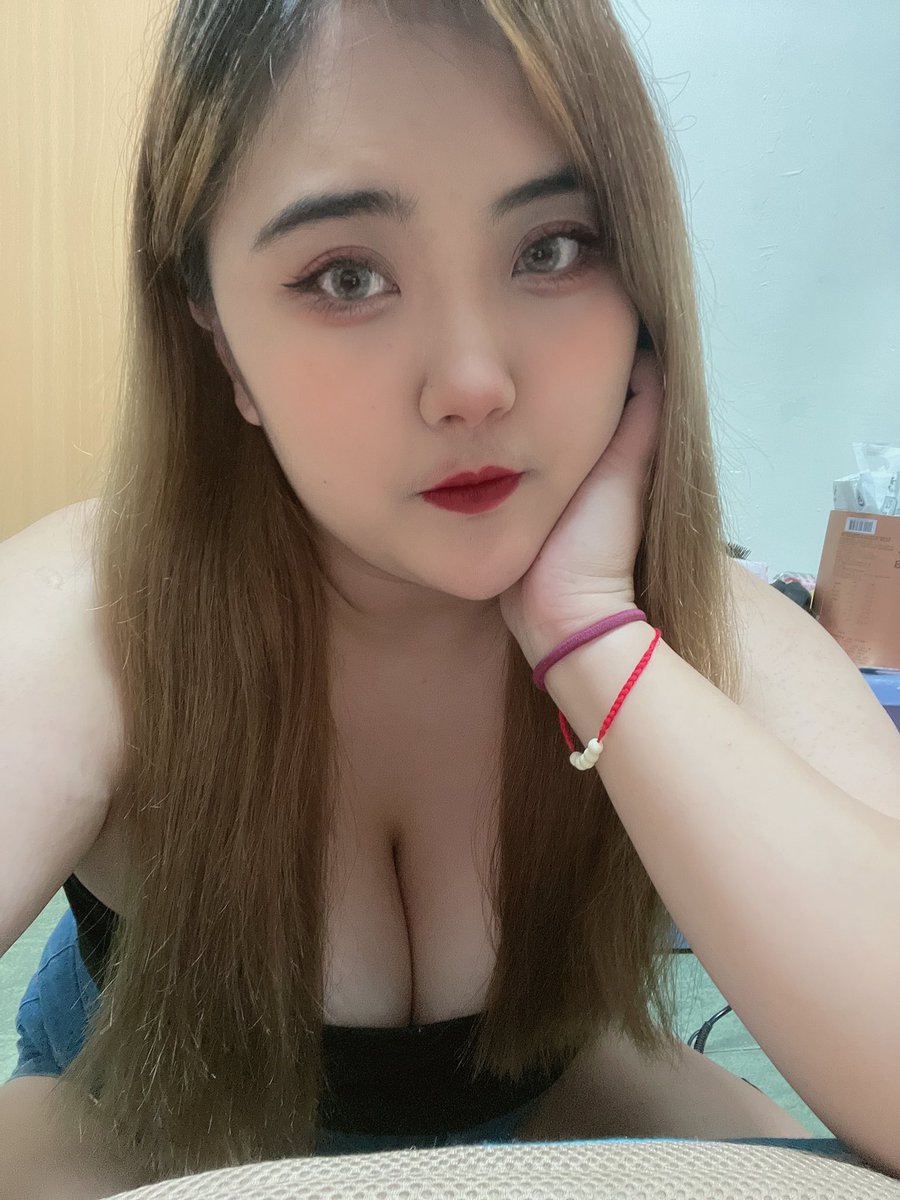 長期找伴侶 不找長期伴侶～

我他媽就是要浪 誰都不能阻止我👌

#不笑就是長這麼兇喔🥲