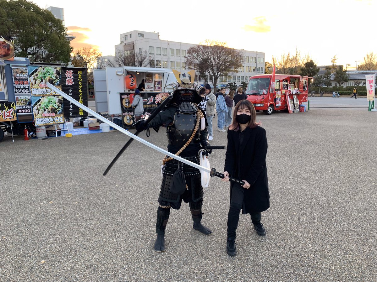 t_ks48's tweet image. これで出演前にテンション爆上がりしました(笑)

姫路城の焼きそばぶら下げていた武士さん、
一緒に写真撮ってくださって
ありがとうございました♡(ˊo̶̶̷ᴗo̶̶̷`)

#姫路城 #姫音祭 #姫音祭2021