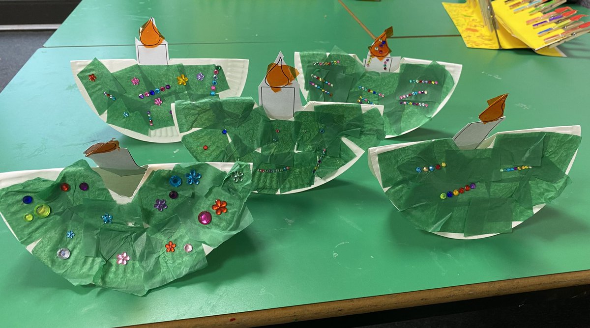 The children learnt all about Diwali and why it is celebrated. They created and decorated their own Diva lamps 🪔