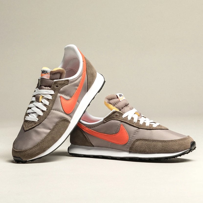 nike darwin black and white