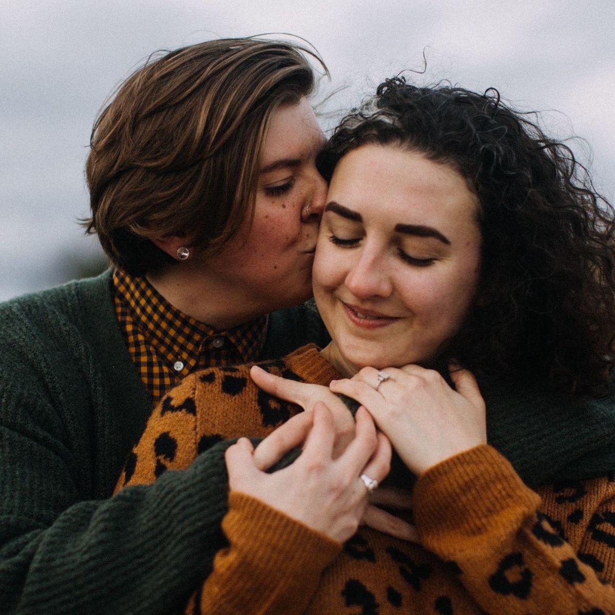 LuxBondGreen's tweet photo. #EveryBoxHasAStorySunday π.......Congratulations to Jenn and Marykate on their engagement! Tell us YOUR #littlegoldbox story by posting your proposal picture and tagging @luxbondgreen for a chance to be featured. #LBGreen #engagement https://t.co/BgjQBkBWme
