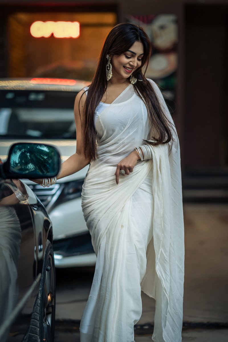 টুইটারে একটা বন্ধু দরকার, যাকে সব সময় মনের কথা বলা যায়.!  — এমন কেউ কি আছে?