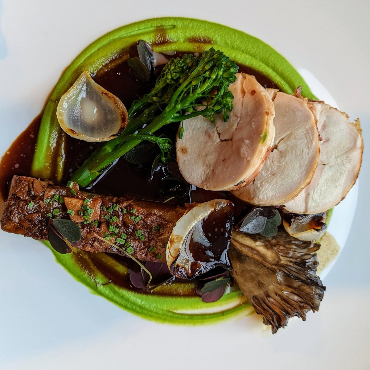 goodlifevan's tweet photo. Winning dishes! Chef Moonyoung Jung #culinaryapprentice @ChefsTableBC @picachef https://t.co/Cu7v59yeAu