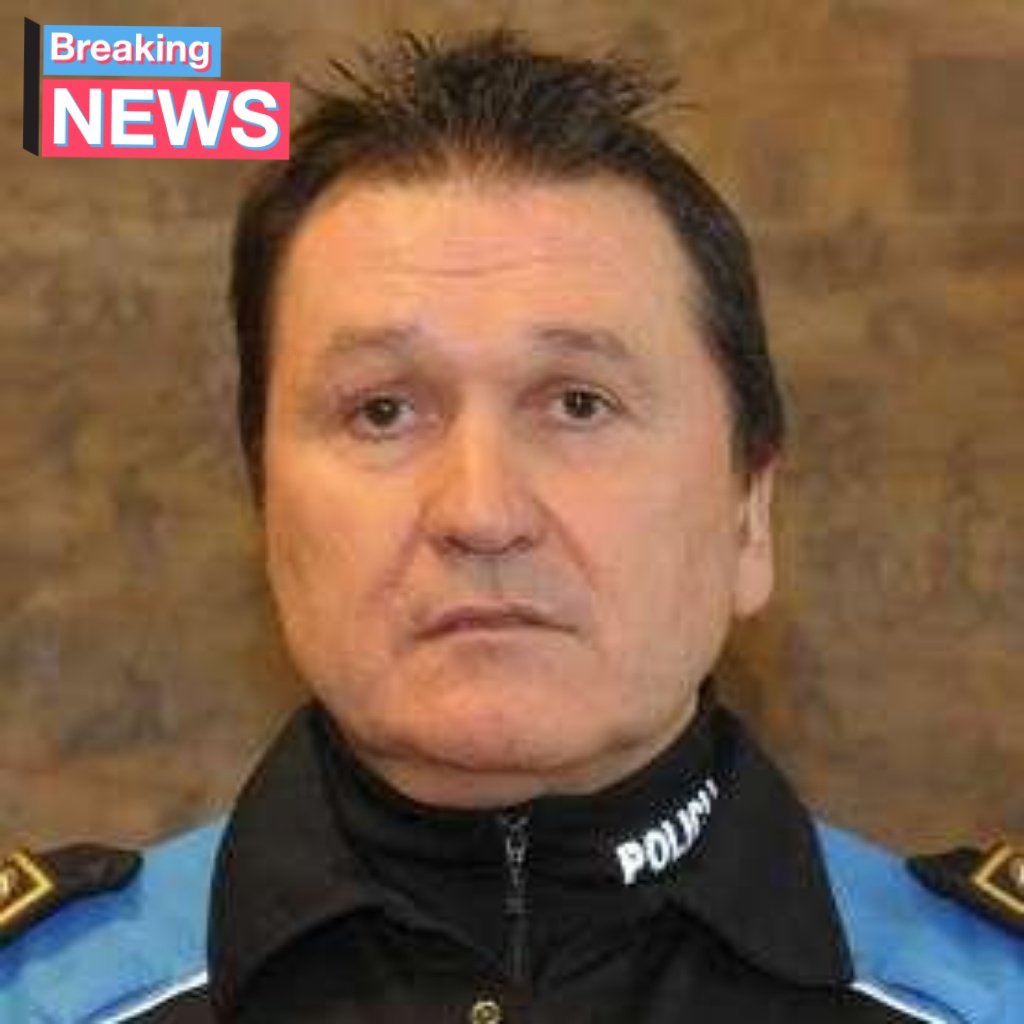 VagoXose's tweet photo. El mas mejor y bisivle policia de @ConcelloCoruna , el que no se sumo a las vajas masibas de @Policia_Coruna de ace unos meses se marcha, sin acer ruido, como yegó...o no, o llo que sé, a ber que me dice @jmlage i informo desde @lavozdegalicia ... 🤷🏻‍♂️ https://t.co/mhrWXgdOgV