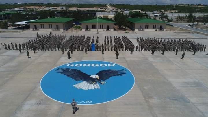 Riovice's tweet photo. 10th Unit of Gorgor Commandos have finished their first phase of training in TurkSom Military Academy in Mogadishu, Somalia 🇸🇴. They will now depart to Isparta, Turkey to finish their second phase of training. 🦅#Army #Military #Somai #Puntland #Somaliland #Africa #Gedo #NoMore https://t.co/hJGdPKqfV2