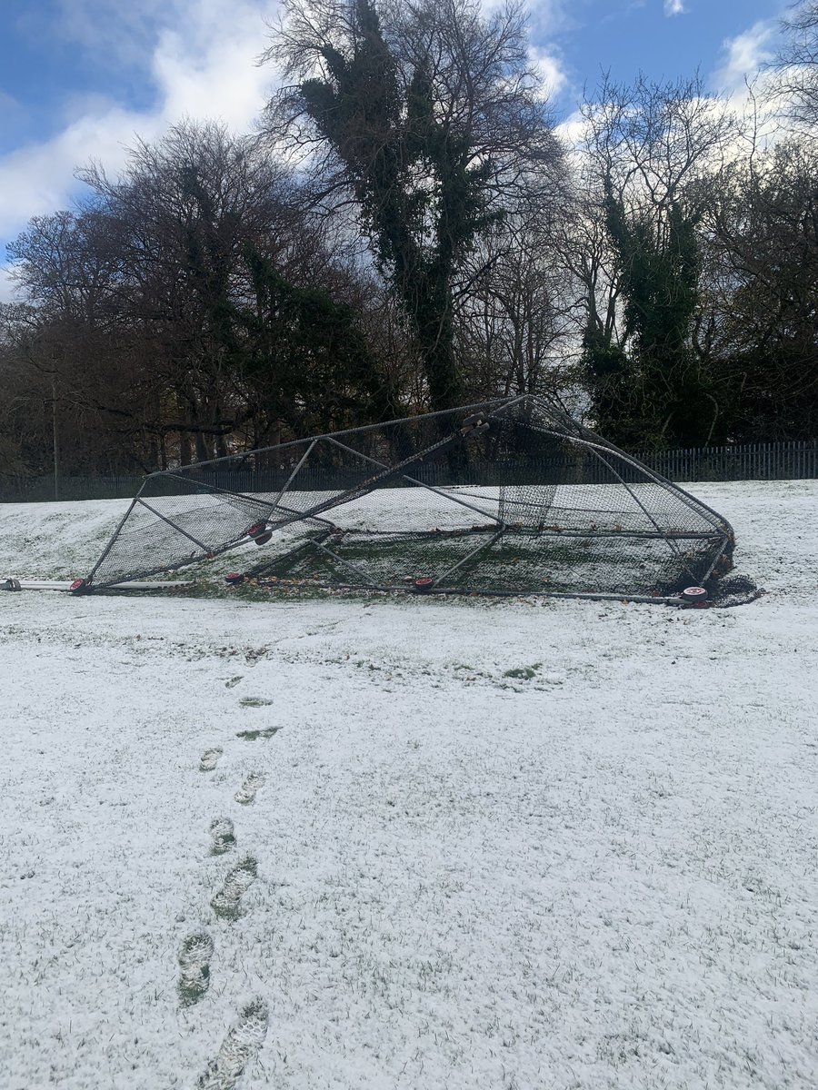 clarkson777's tweet photo. Before and after Storm Arwen at Barnton @RHCLions https://t.co/gNlq0eEL5c