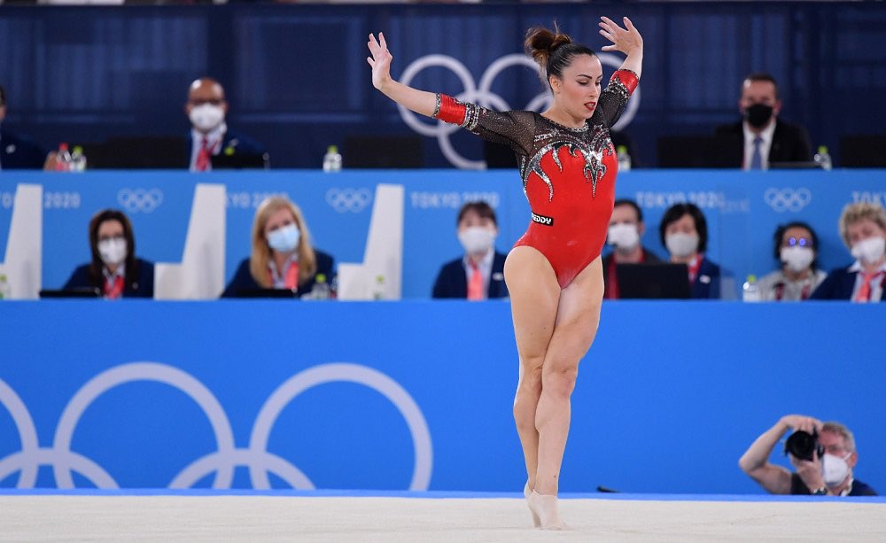 styles_myall's tweet photo. ah e comunque Vanessa Ferrari, campionessa olimpionica è stata molto criticata per il suo fisico ma per fortuna sono andati oltre 😉 https://t.co/UI2gw0rbXT