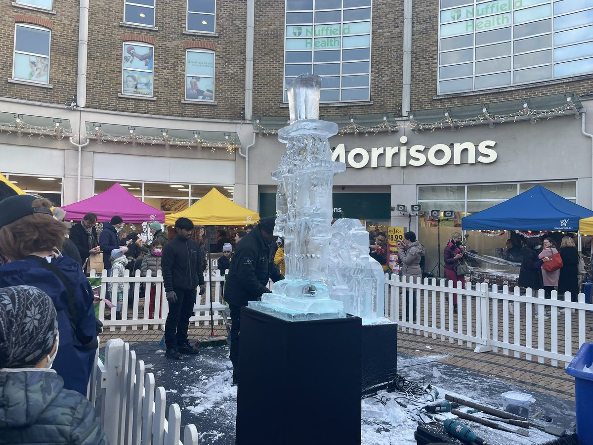 HayleyOrmrod's tweet photo. Fabulous afternoon @lovewimbledon #winterweekender and @CentreCourtShop lots of happy people supporting #BlackFriday https://t.co/YKsO1IFBtc