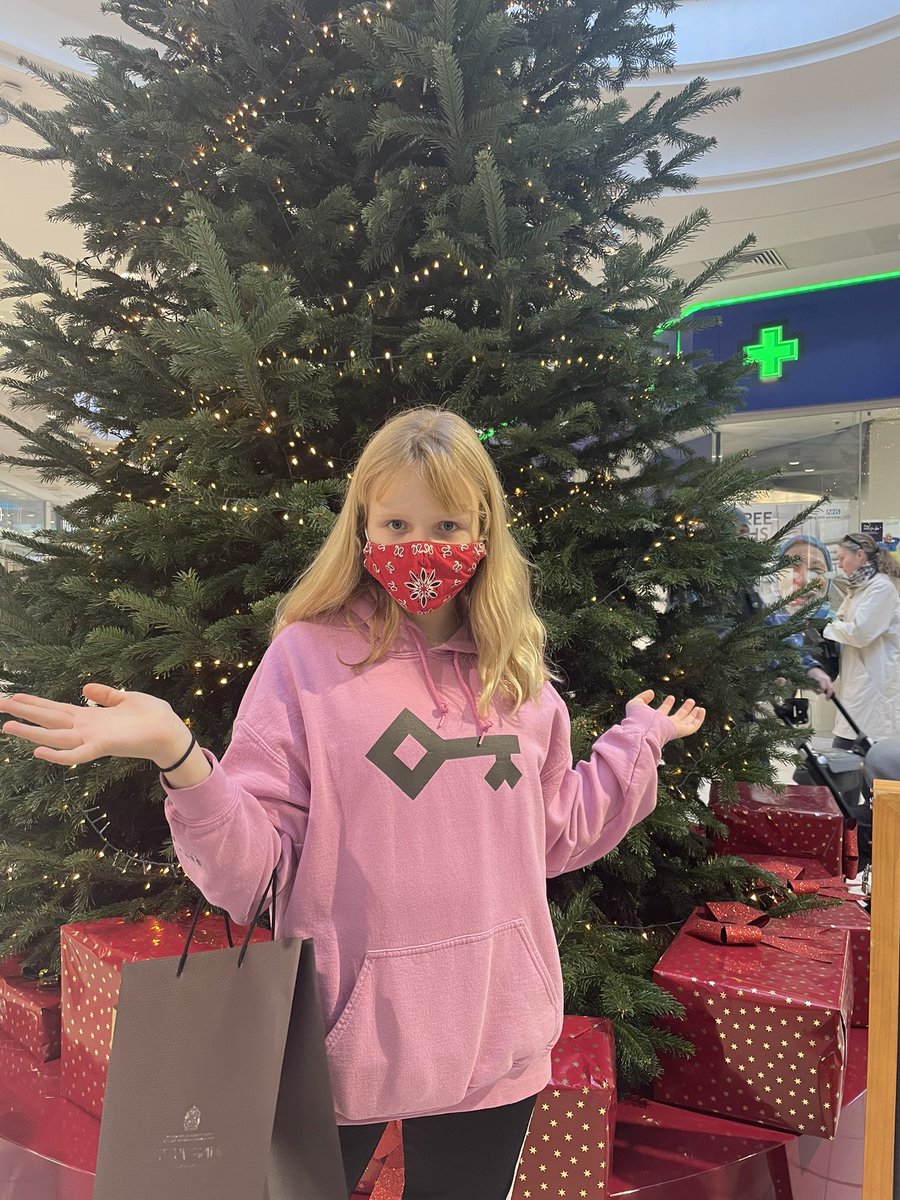 HayleyOrmrod's tweet photo. Fabulous afternoon @lovewimbledon #winterweekender and @CentreCourtShop lots of happy people supporting #BlackFriday https://t.co/YKsO1IFBtc