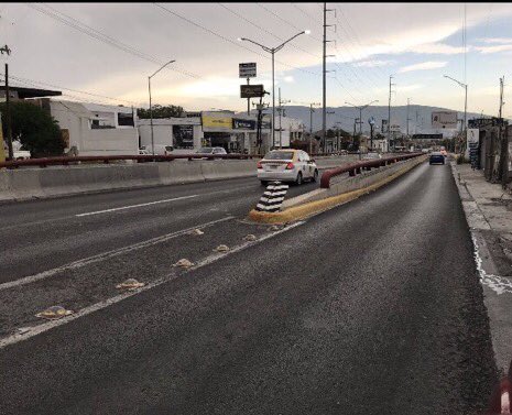 Hieenna's tweet photo. @spvmty Pongan de nuevo trafitambo y la señal, siempre hay accidentes en ese punto Av Rangel Frías y 15 ava Avenida Cumbres antes de Gobernadores. Mty https://t.co/CjAn89Ubtf