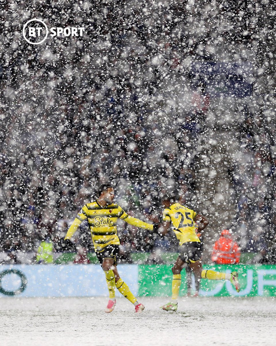 footballontnt's tweet photo. One normal day in the Premier League, will never happen 🌨️ https://t.co/PZXJflrs7h