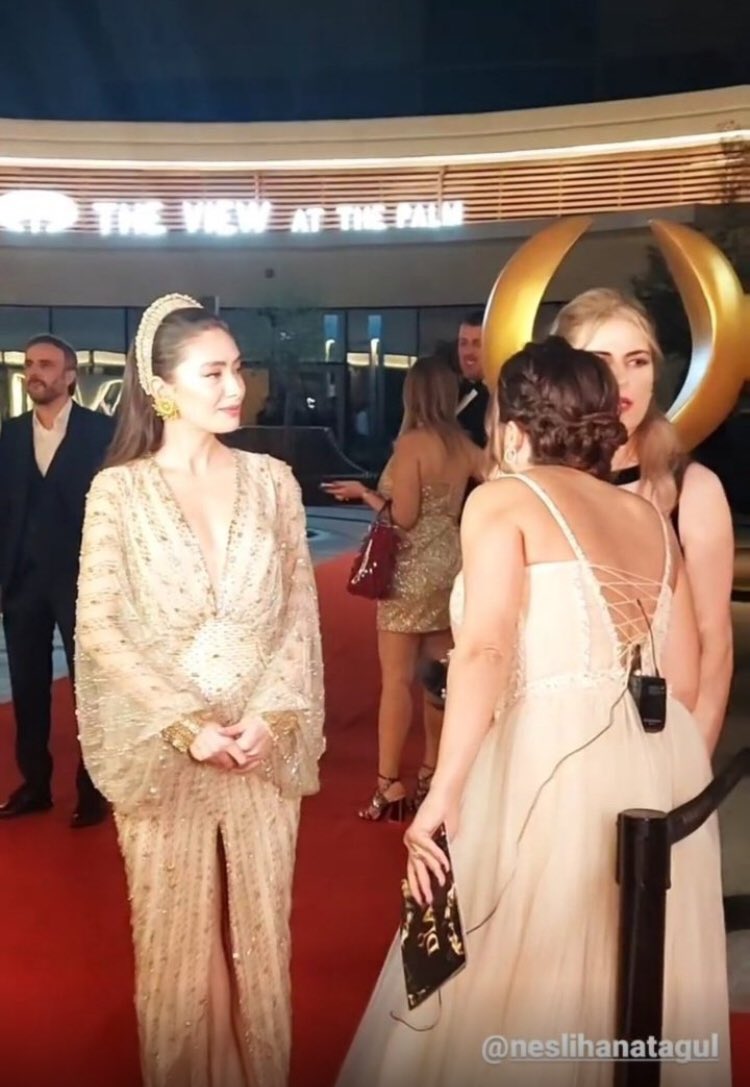 Bayılttın beni kadın 👑 
#NeslihanAtagül
#NeslihanAtagülDIAFADA