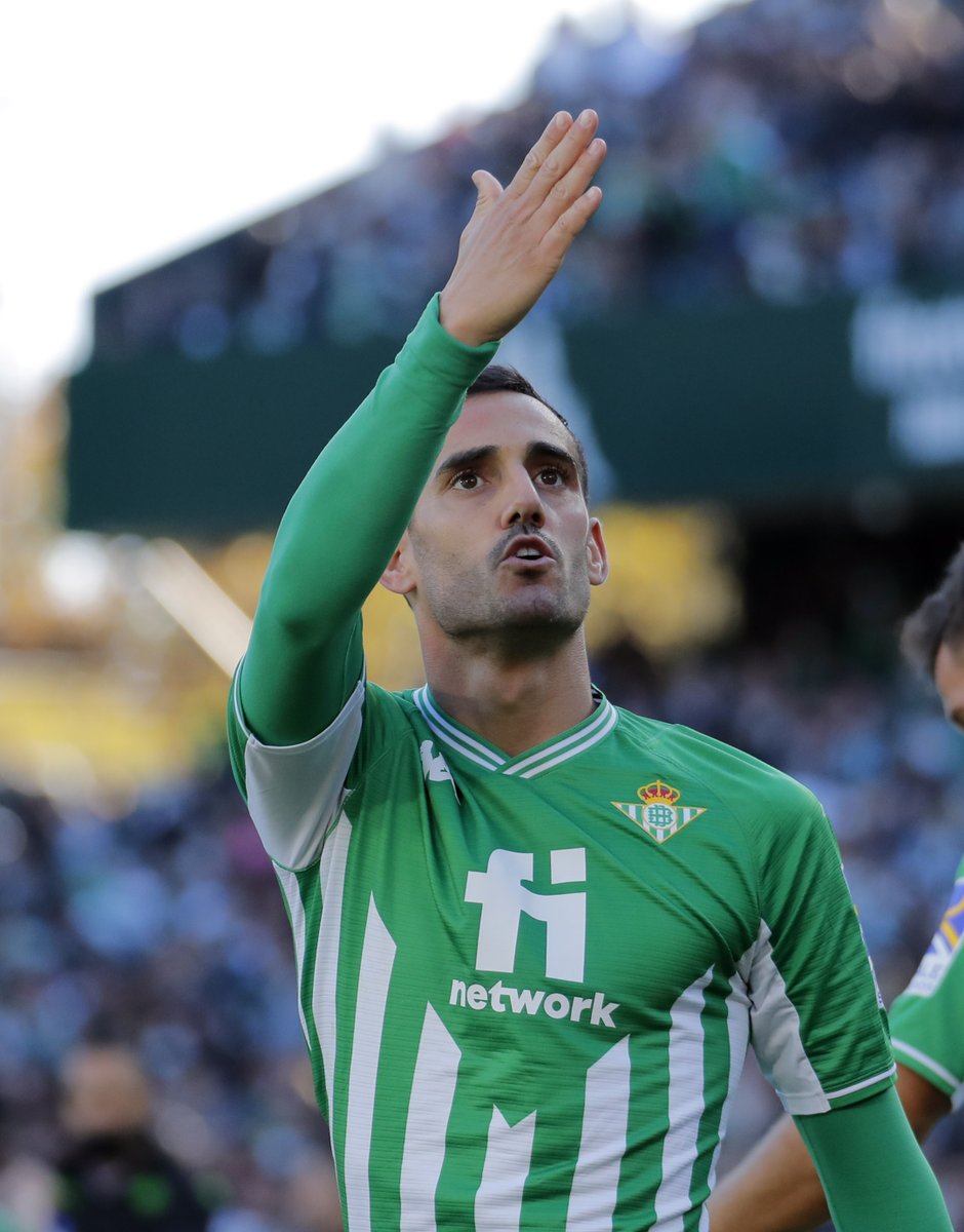 LaLiga's tweet photo. 🎶🎶 "Todos queremos que marque Juan Miguel..."

🙌 ¡𝙀𝙨𝙩𝙚 𝙝𝙖𝙩-𝙩𝙧𝙞𝙘𝙠 𝙫𝙖 𝙥𝙤𝙧 𝙪𝙨𝙩𝙚𝙙𝙚𝙨, @RealBetis! 

💚⚽⚽⚽🤍

#RealBetisLevante 
#LaLigaSantander https://t.co/hcxhCq4etS
