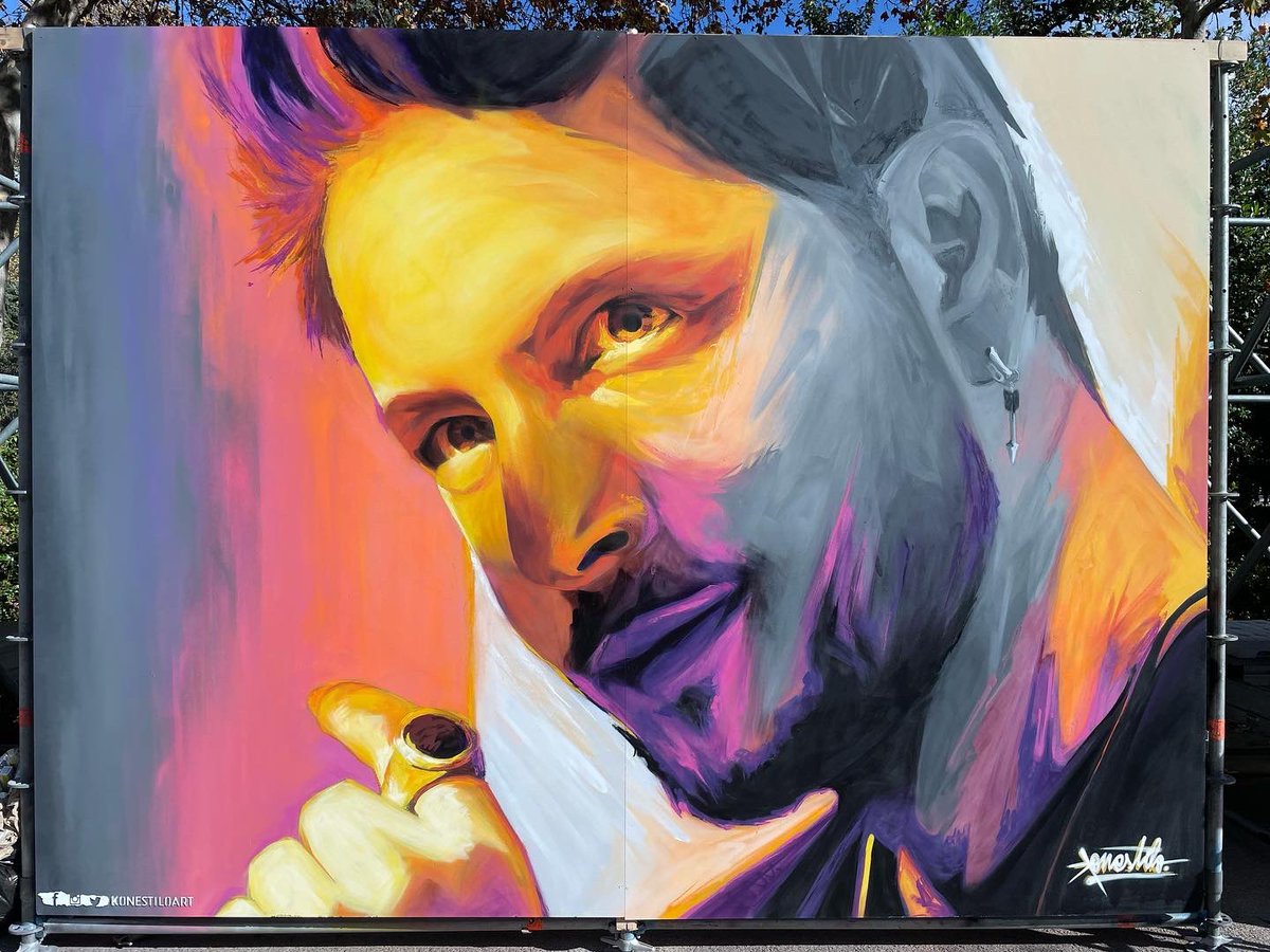 Konestiloart's tweet photo. ‘Manuel Carrasco’ mi pequeño homenaje al gran @manuelcarrasco_  en el último evento de la @liganacionaldegraffiti  en el parque del retiro en Madrid. Ha sido un placer pintar a este pedazo de artista enamorado de Madrid y de su tierra, a la que lleva siempre por bandera. https://t.co/YqHlRbpynh