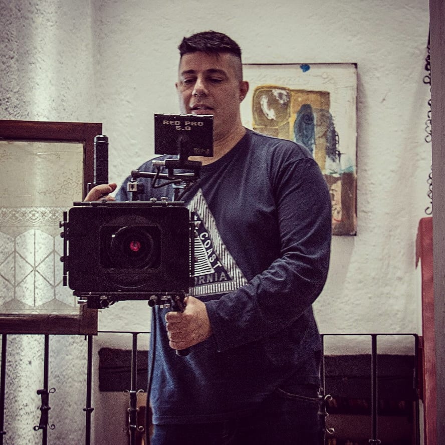 ArturoTay's tweet photo. Sábado 27 de noviembre 2021.
Entrega de reconocimientos y galardónes del @EspantoFilm Vol. 2 &amp; 3.
Mejor Largometraje Mexicano para EXPIRA de @leopoldolaborde 🎉

#QueridoDiario #movienews #feliz  #movienight @robertotrujillo @enrique_arrizon @AlineMarrero @facultaddecine https://t.co/DJYAN19tC8