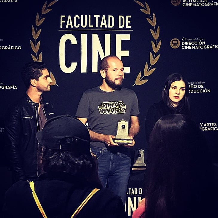 ArturoTay's tweet photo. Sábado 27 de noviembre 2021.
Entrega de reconocimientos y galardónes del @EspantoFilm Vol. 2 &amp; 3.
Mejor Largometraje Mexicano para EXPIRA de @leopoldolaborde 🎉

#QueridoDiario #movienews #feliz  #movienight @robertotrujillo @enrique_arrizon @AlineMarrero @facultaddecine https://t.co/DJYAN19tC8