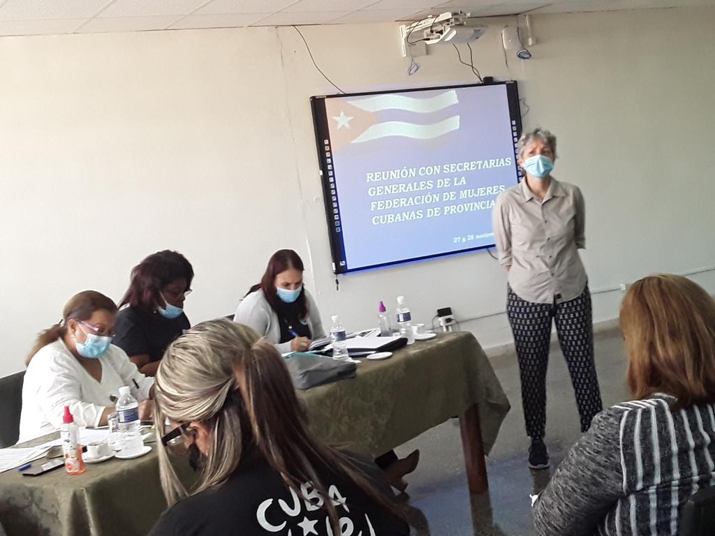 Excelente información tributada a las Secretarias Generales de la FMC de las Provincias sobre las modificaciones del código de las familias,es interesante tener en cuenta la matriz de opiniones y sus beneficios  al respecto#MujeresenRevolucion. <a href="/TeresaBoue/">@SecGFMC</a> ,<a href="/FmcCuba/">FMC Provincia Santiago De Cuba</a>