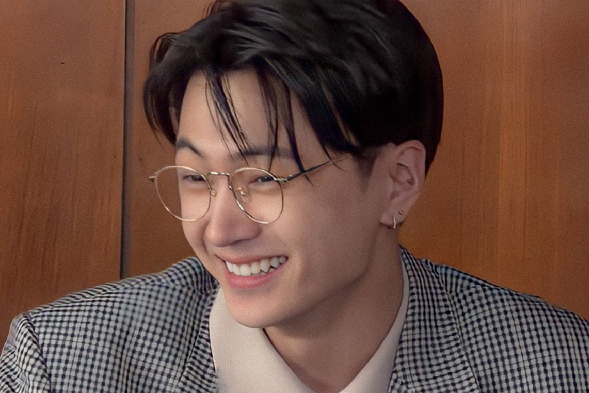 0420MEDIA's tweet photo. this sequence of jay laughing, so adorable, protect him 😭🤏!! #ENHYPEN_JAY #제이 https://t.co/maqxV2ut1G