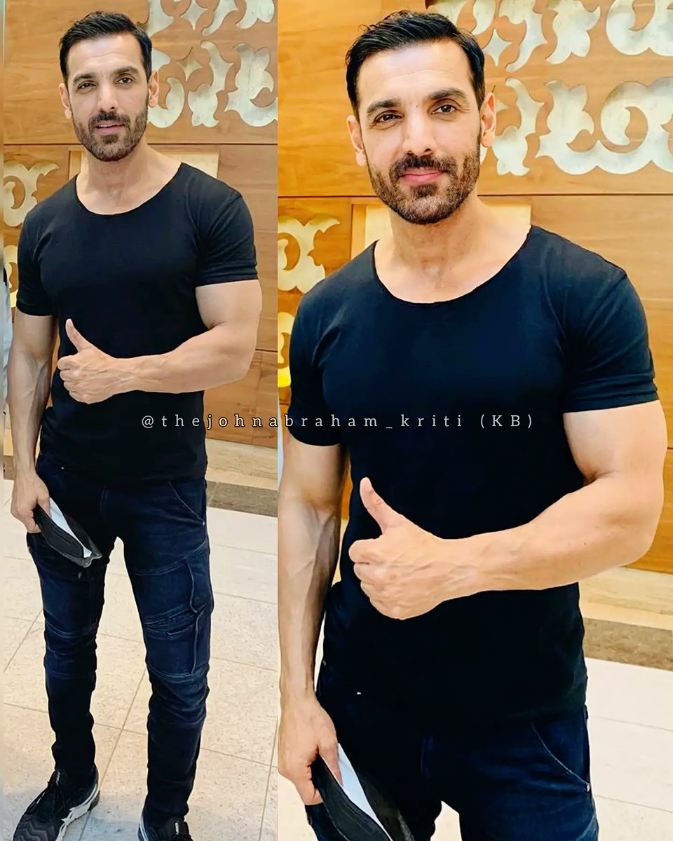 John_abraham_KB's tweet photo. 𝐌𝐫. 𝐌𝐀𝐍 𝐈𝐍 𝐁𝐋𝐀𝐂𝐊  ❤️𝐉𝐀❤️
Today clicked in the Dubai Mall🔥💥

Keep Glowing HANDSOME @TheJohnAbraham 👉❤️👈

#PicOfTheDay #HandsomeHunk #ManInBlack #HotnessOverloaded #MagicalGoodLook #HeartWinningSmile #Gorgeousness #Personality #Pathan #JohnAbraham #LuckyFanMoment https://t.co/gZNHAwRCeY