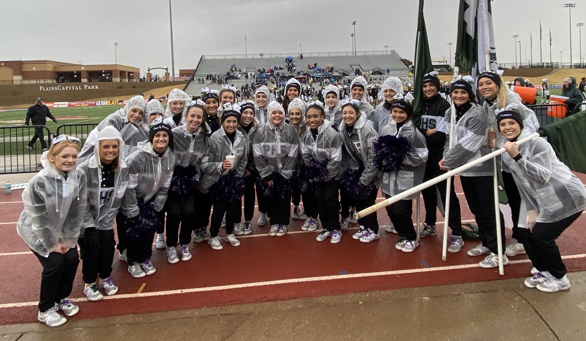 CheerProsper's tweet image. WE DID IT!!! @ProsperEaglesFB 🏈 moving on to ROUND 4! ELITE 8 in the STATE!!! Quarterfinals let’s gooooo🙌🏼
girls spent over 13 hours in a bus yesterday, braved the rain and cold 🥶BUT it was so worth it to be there to see our boys bring home the W! #TheShip #GoldBallSZN #8left