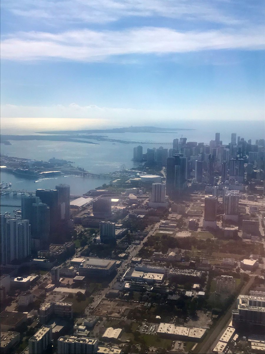 TalrandS's tweet photo. Good bye 30degree weather 🥶🌨 and hello Miami's sunshine ☀️ #ArtBasel https://t.co/4m95jxwsvG