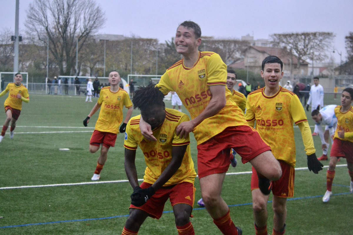 assaintpriest's tweet photo. #ASSPOM | U17 | 3-2 | Fin du match 🔥
La victoire pour nos U17 face à l’OM!! Mené 2-1 à la 65’ ils ont su renverser le match par un doublé d’Erwin rentré en deuxième période ! 🥰
L’ASSP récupère sa première place !���� https://t.co/MxJhjYqLFy