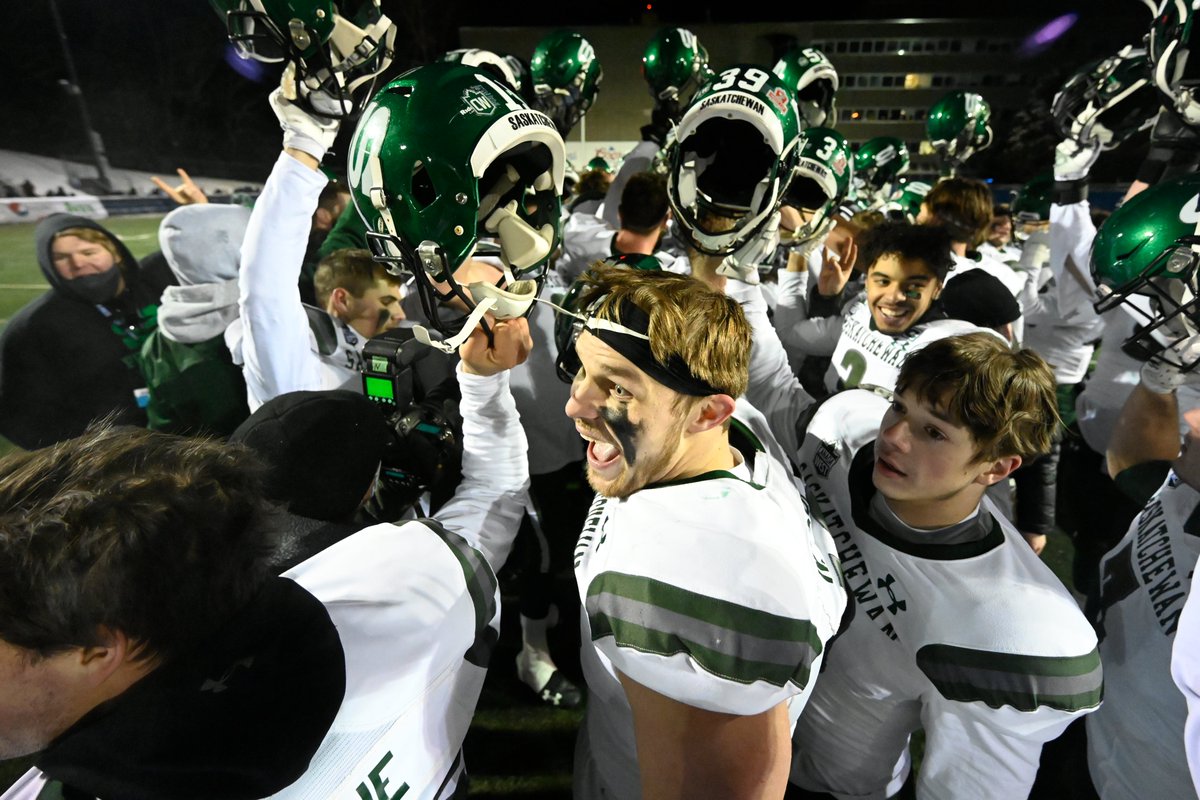 skhuskies's tweet image. That feeling when you realize you've punched the program's first ticket to the Vanier in 15 years...

#HuskiePride | #UteckBowl