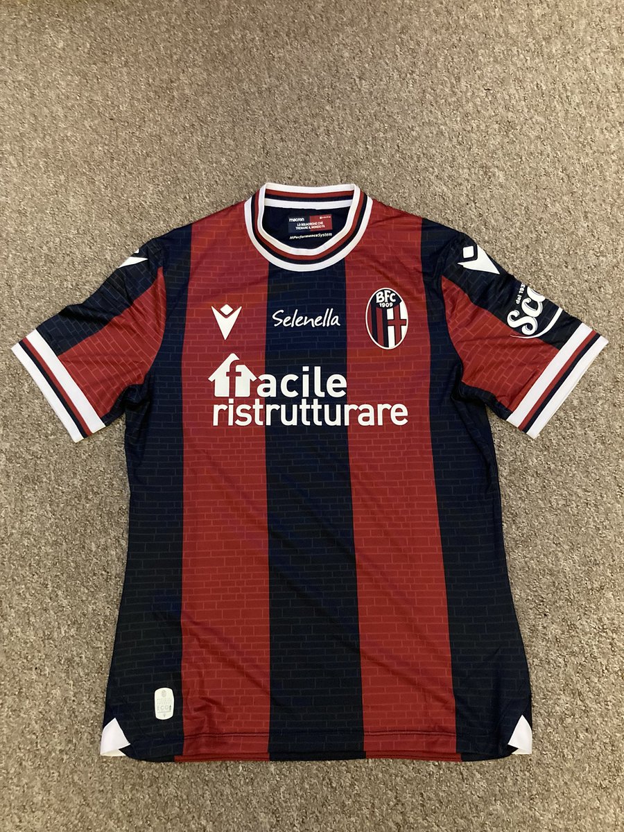 The snow ruined most of my birthday plans and the spurs game, but a new @BolognaFC1909en shirt and a win makes up for it https://t.co/TGTofqIpEf