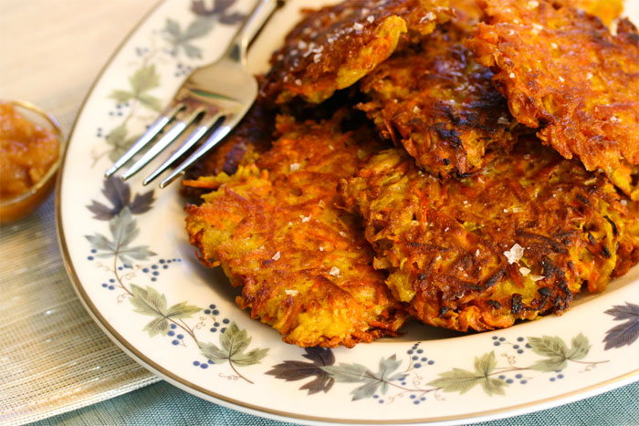 nourishevolve's tweet photo. Who says Hanukkah latkes have to be made with potatoes? A trio of veggies — carrots, parsnips &amp; golden beets — gives these latkes extra flavor and a golden hue.  --> https://t.co/Iq3Fm6YyR7

This year … let there be (more) light. 🕎 🙏

#Hanukkah #HanukkahRecipes #LatkeRecipes https://t.co/RhCCZ528Ux
