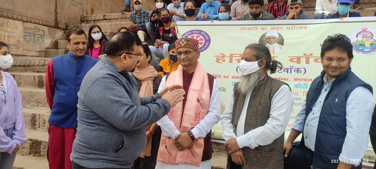 DLakhendra's tweet photo. #AzadiKaAmritMahotsav #NSSBHU 
Heritage Walk was organized from Assi Ghat to Rajghat. Inaugurated and led by eminent neurosurgeon of BHU and the founder of International Ghat Walk University, Prof. Vijay Nath Mishra @PMOIndia @Anurag_Office @YASMinistry @_NSSIndia @NSSRDLucknow https://t.co/DT8brEFKIm