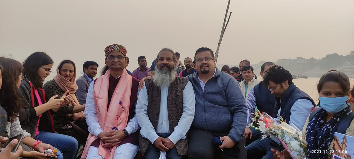 DLakhendra's tweet photo. #AzadiKaAmritMahotsav #NSSBHU 
Heritage Walk was organized from Assi Ghat to Rajghat. Inaugurated and led by eminent neurosurgeon of BHU and the founder of International Ghat Walk University, Prof. Vijay Nath Mishra @PMOIndia @Anurag_Office @YASMinistry @_NSSIndia @NSSRDLucknow https://t.co/DT8brEFKIm