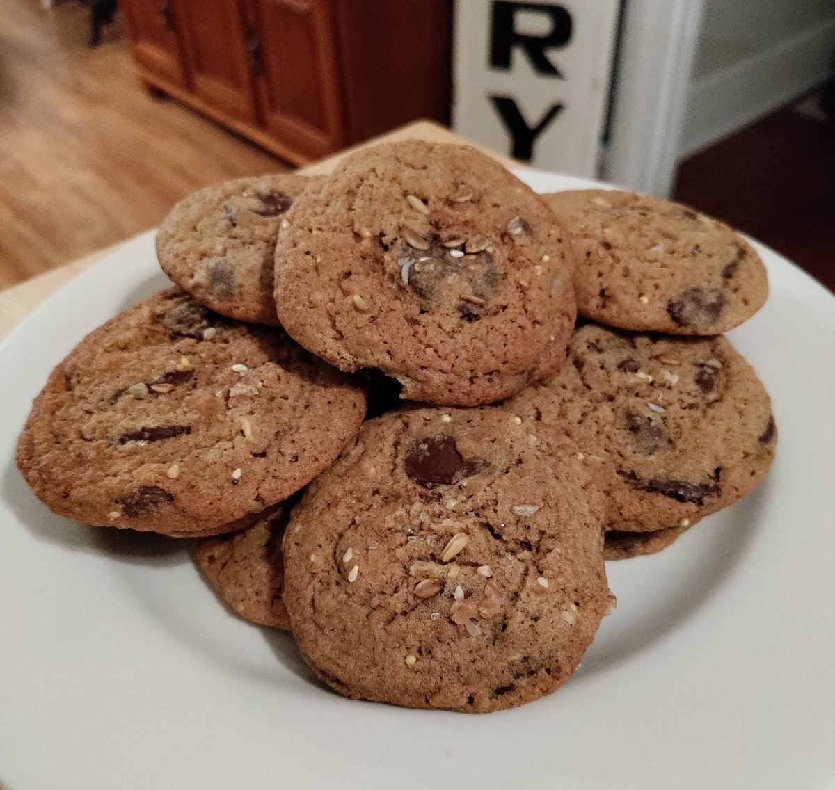 Audge67's tweet photo. Copenhagen Rye Cookies with Chocolate, Spice and Seeds
We really like these. I have a medium rye flour on hand so that's what I used. The seeds and grains give it a little crunch.
#bakingwithdorie @kingarthurflour @doriegreenspan https://t.co/TASWpK2ECt