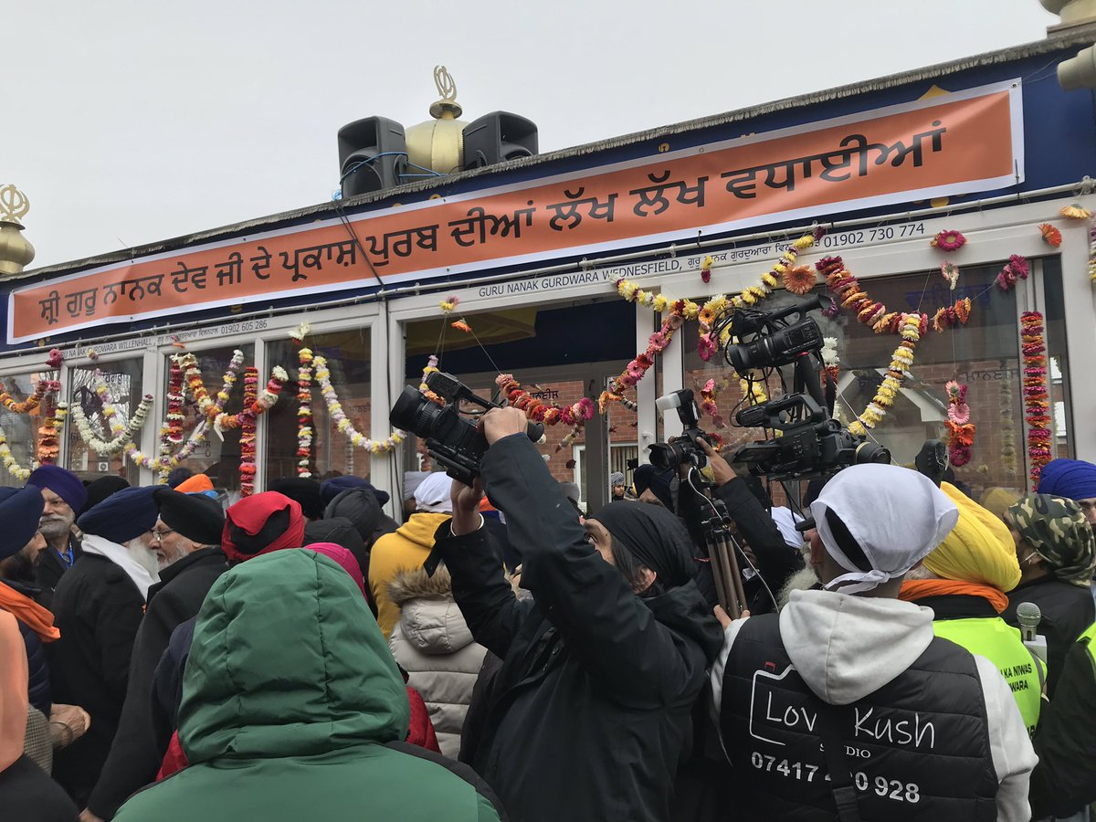 Lovely to be invited by Councillor Rupinderjit Kaur to be part of the procession in celebrating the 552nd birthday of Guru Dev Ji.

An amazing experience very uplifting ❤️ Thankyou to the congregation of #GngSedgleySt Wolverhampton
for the lovely welcome 🥰