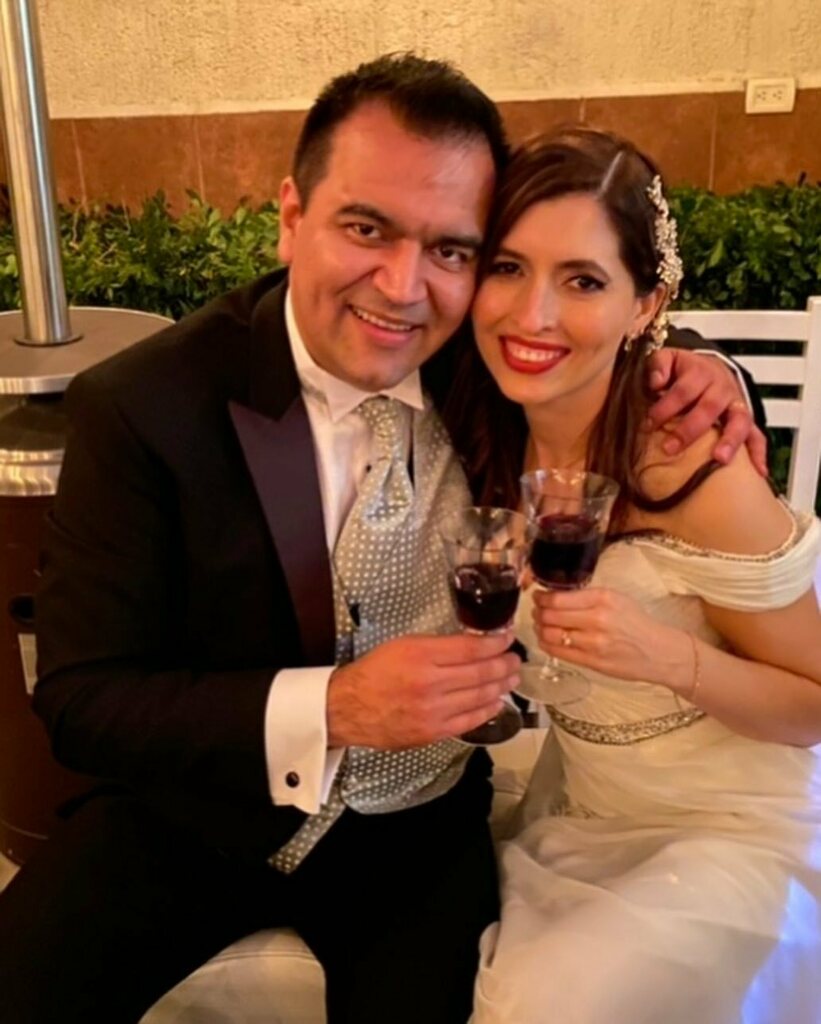 Feliz aniversario beibi 💝 <a href="/planetdex/">Debrayando con Dex</a> Nuestro primer año lavando platos juntos 🤣 😝😋