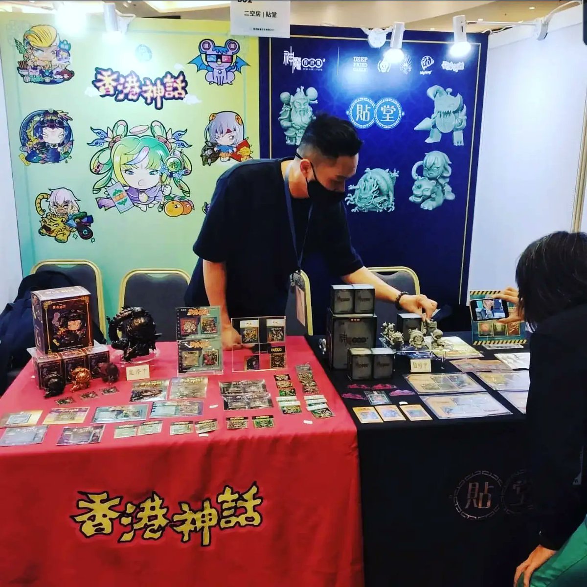variomy's tweet photo. 2天既宣傳展覽已經完美結束，感謝hongkong hands 以及伙伴合作，朋友們來到既支持!

 追蹤最新資訊
Like us! 
Facebook | 香港神話
Instagram | @VARIOMY
Mewe | 香港神話

#hkicshow #香港插畫及文創展2021 #貼紙插畫 #貼紙美學 #喬裝觀音人型公仔 #zero2 #Variomy https://t.co/iSwCI64BRY