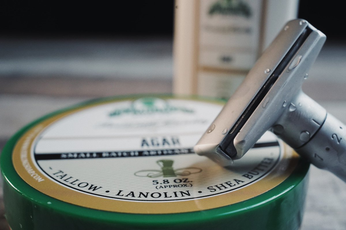 GTARDIF86's tweet photo. SOTD: 11/28/2021 

Razor: Merkur Futur
Blade: Voskhod
Soap: Stirling Soap Agar
Balm: @stirlingsoap Soap Agar

  - Shared from @myshaveden for iOS
#wetshavers https://t.co/EF4bl8Rrq3