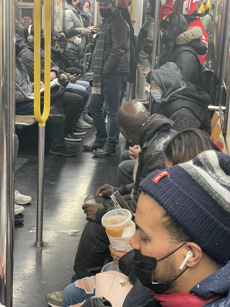 z_thom's tweet photo. @MTA there guy on the 1 train in cart 2475 with a weapon. https://t.co/yc84AkBS9F