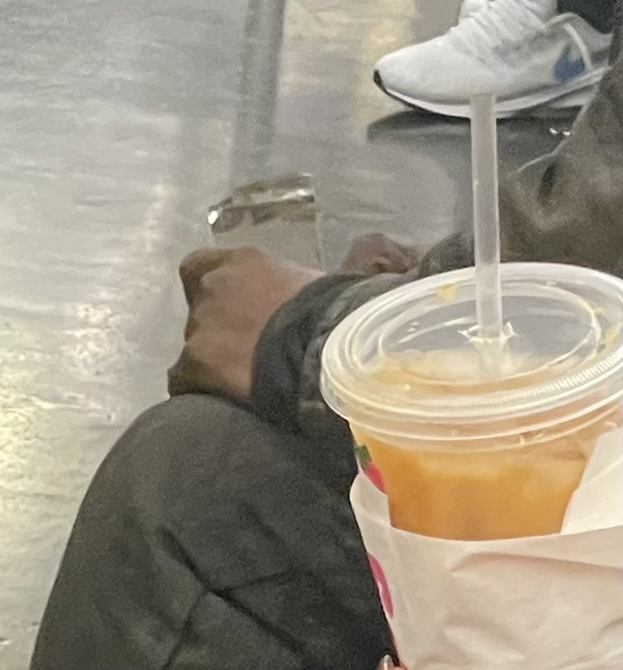 z_thom's tweet photo. @MTA there guy on the 1 train in cart 2475 with a weapon. https://t.co/yc84AkBS9F