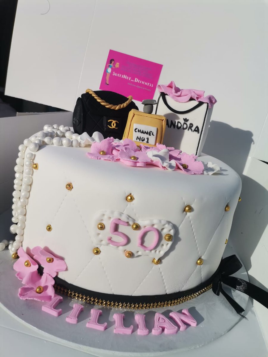 Bongi_Kay's tweet photo. Always here serving cakes 
@sweethut_delightss https://t.co/1xhFqZyliw