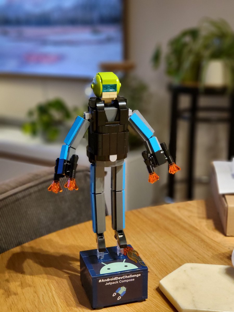 Lojanda's tweet image. Another (semi) lockdown, another round of random hobbies to drive out the boredom! This time I finally got around to building the Jetpack hero from the #AndroidDevChallenge 🦸♀️