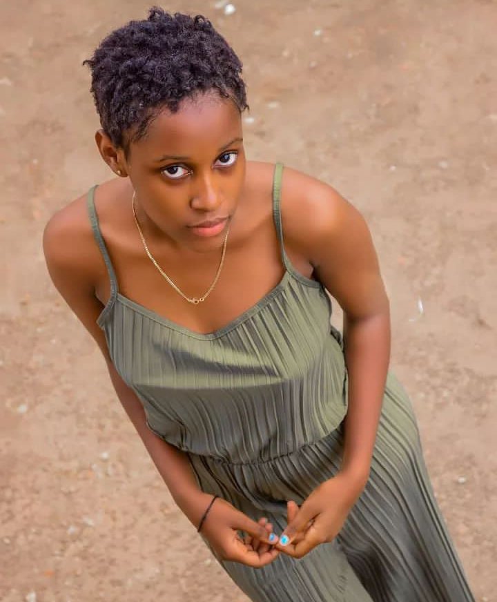 marshbuck_snr's tweet photo. What do you know about girls with sharp boobs? https://t.co/58E3O06ZIp