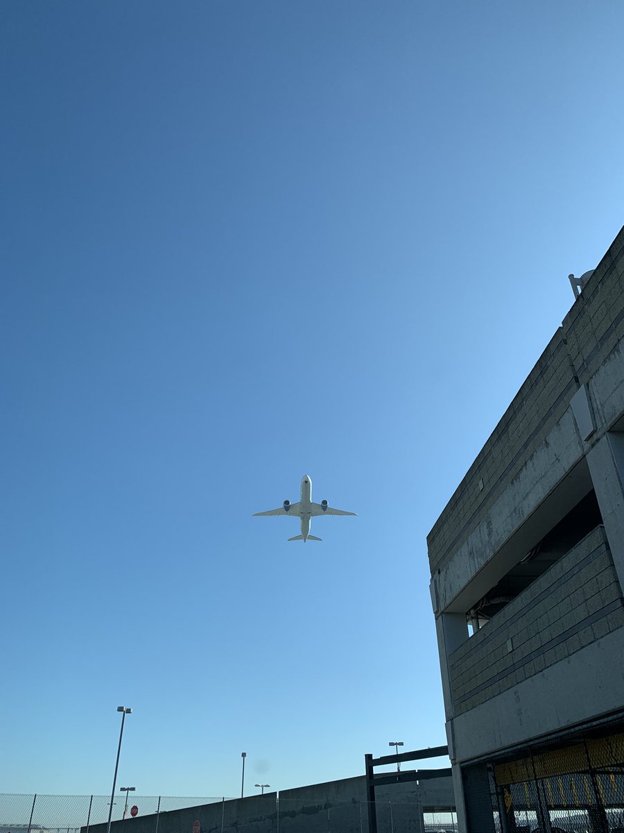 kridesco's tweet image. Different sights under the same blue sky