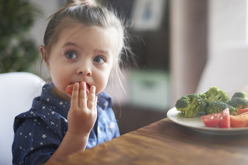 bebesymas's tweet photo. 23 alimentos prohibidos para bebés y niños según la edad que tengan https://t.co/RsSnzDjMZf https://t.co/IHtYk5ziRo