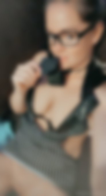 I just posted a new picture on my OnlyFans!  Want to see more?  Click here: https://t.co/qyIweYMr6Q 🔥