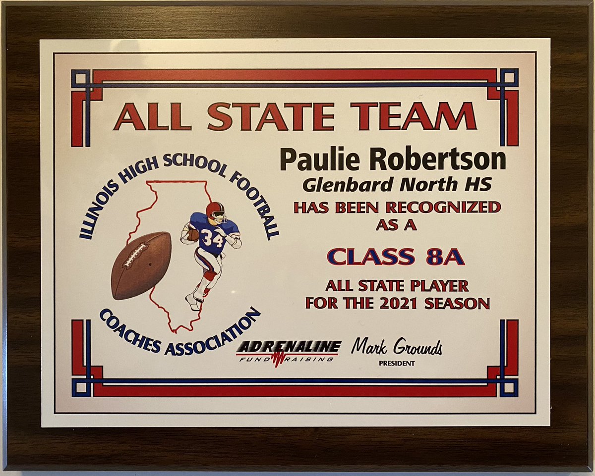 coach_paul_67's tweet photo. @PRobertson67 receiving his @IHSFCA1 8A ALL STATE Award last night before the big game. This young man is ready for the next level. #67out @GNfootball @CoachBigPete @EDGYTIM @IHSA_DeKalb @dhpreps @IHSA_IL https://t.co/KKuXqTZkQ1